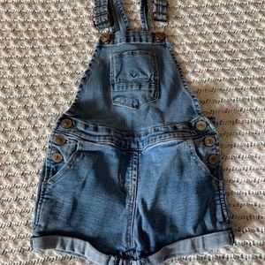 Hudson girl overall shorts size 3t